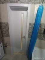 Белая дверь Минимализм К8