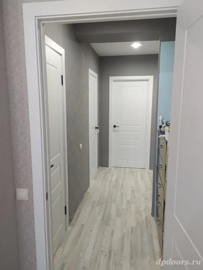 Белая дверь в квартиру Prime P5