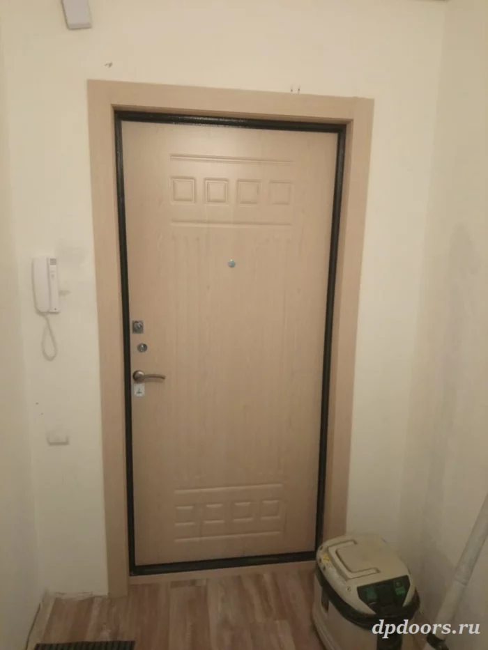 Обрамление портала входной двери