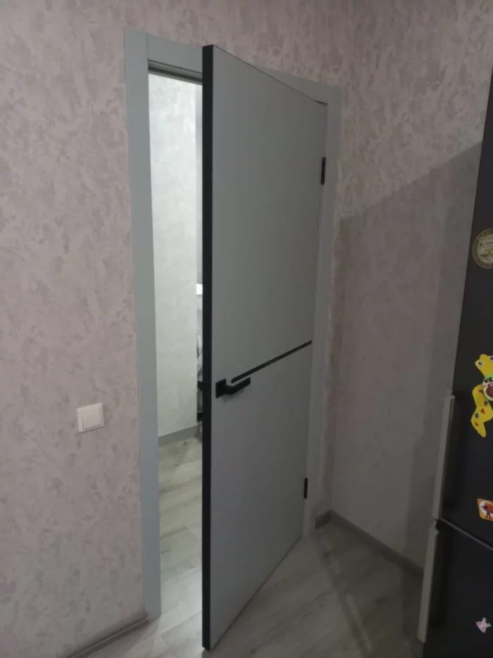 Дверь межкомнатная серая Хай-Тек Line X5