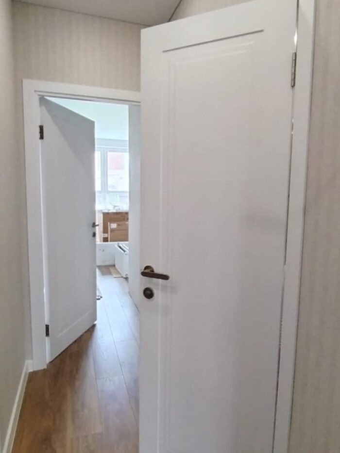 Межкомнатная дверь К102 Неоклассика цвет Белый матовый — изображение 3