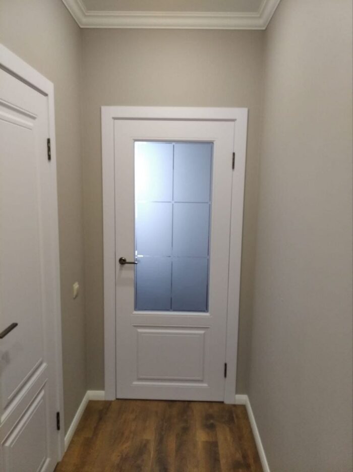 Межкомнатная дверь Милан со стеклом М2